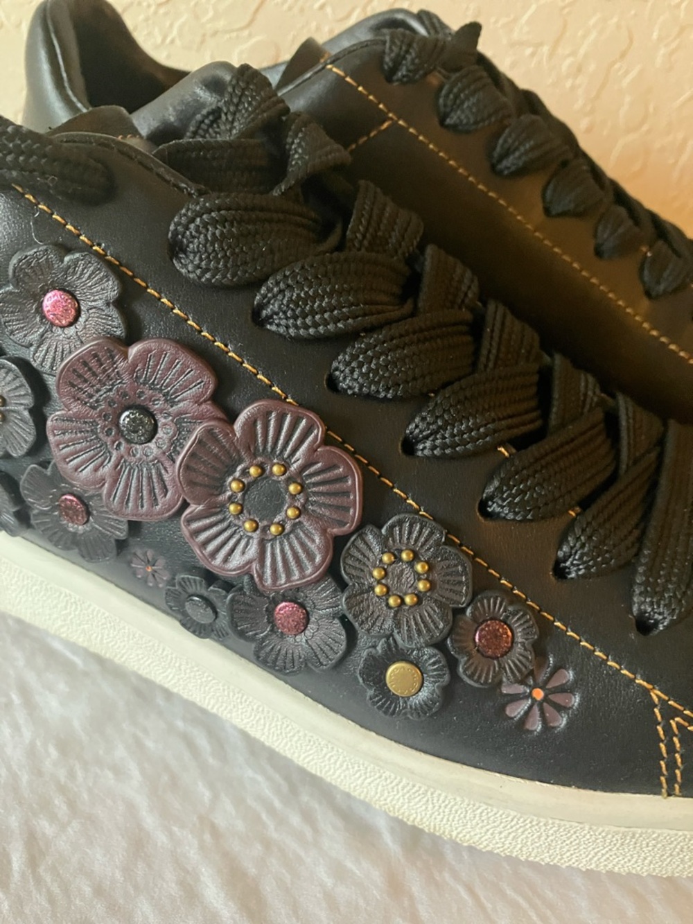 Coach: Black Leather (G1234) Tea Rose Floral Appliqué Sneakers- IOB- 8.5 - Picture 14 of 16